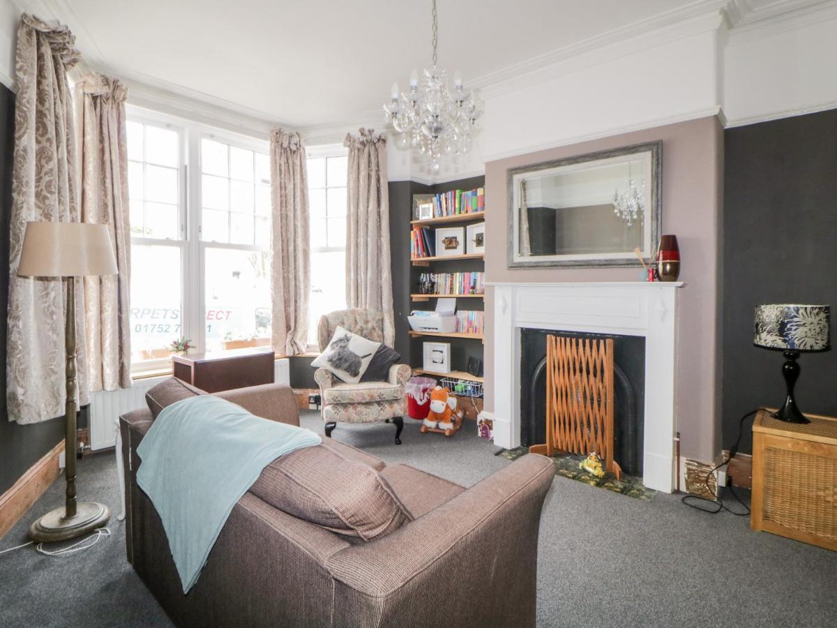 44 Elm Road * Plymouth