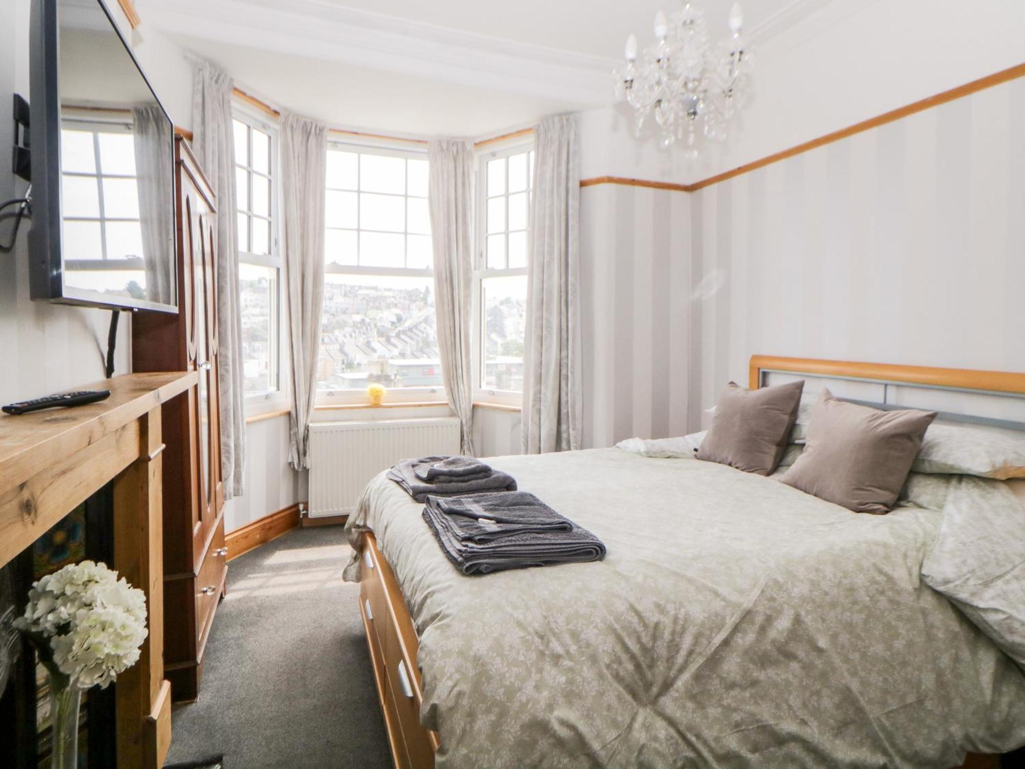 44 Elm Road * Plymouth
